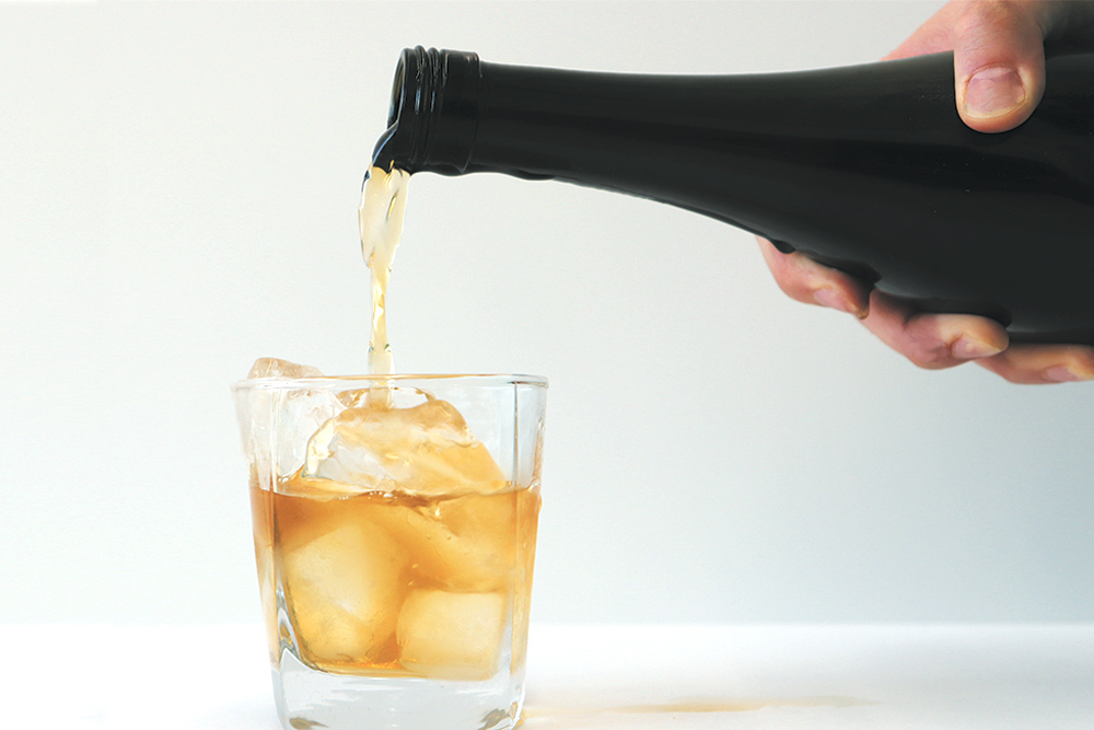 400年育まれた酢酸菌が作る黒酢